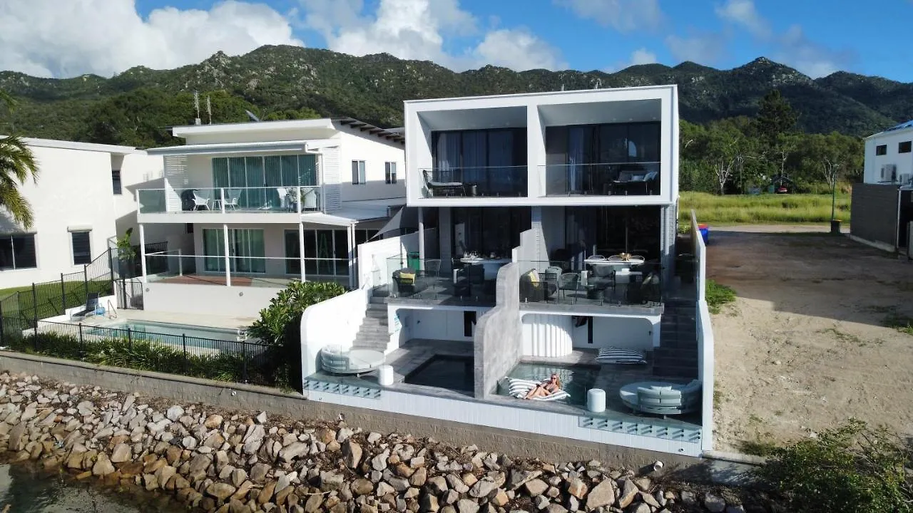Villa New! Dacha On Maggie No#2, Unrivaled Island Luxury Nelly Bay 0*,  Australia